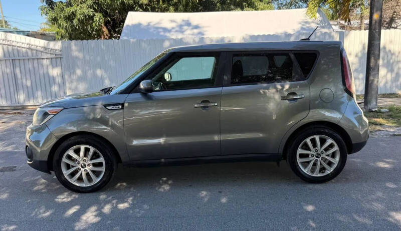 2017 Kia Soul +