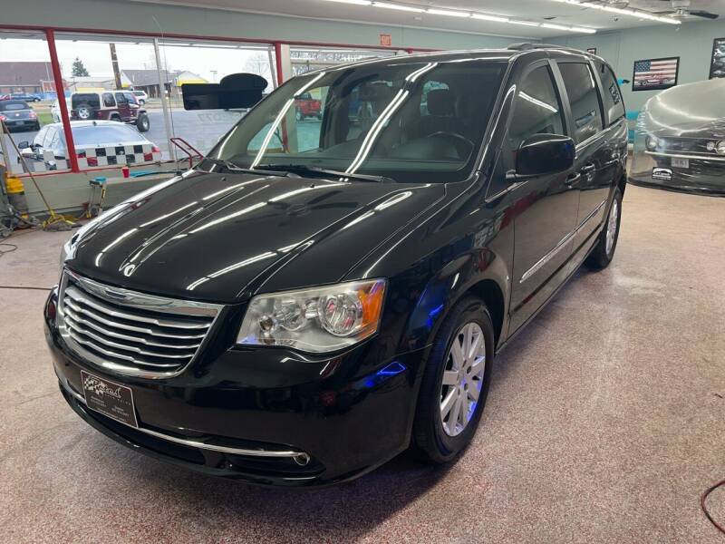 2013 Chrysler Town and Country for sale at PETE'S AUTO SALES LLC - Middletown in Middletown OH