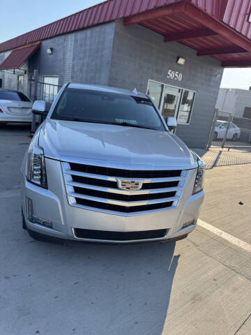 2016 Cadillac Escalade Luxury Collection