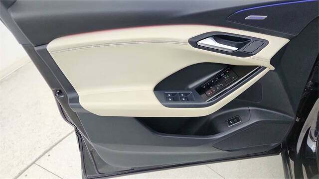 2025 Audi Q6 e-tron quattro Premium Plus