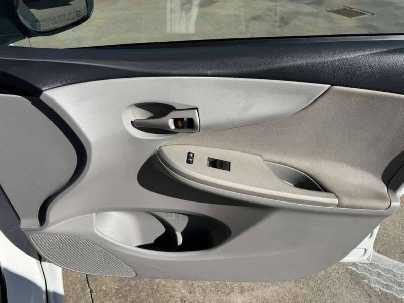 2012 Toyota Corolla LE