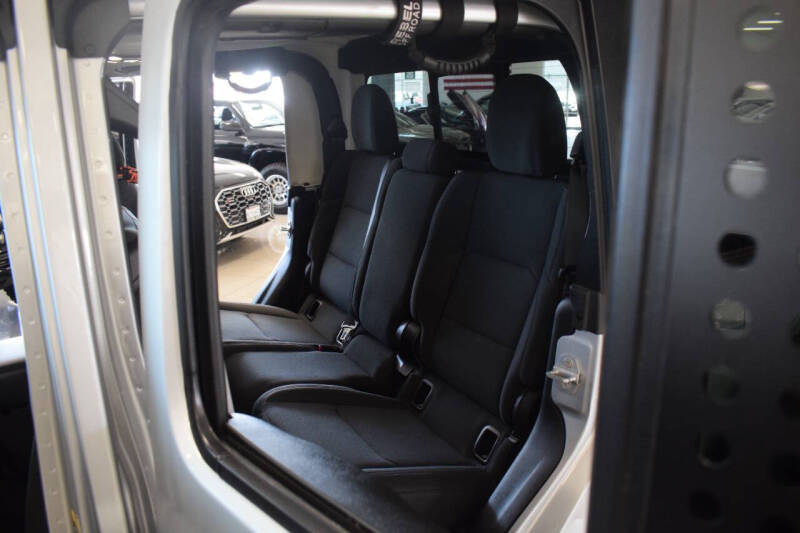 2022 Jeep Gladiator Willys
