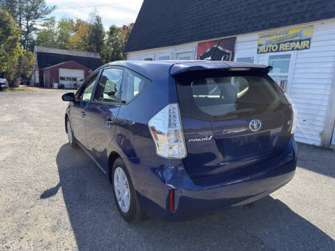 2013 Toyota Prius v Three