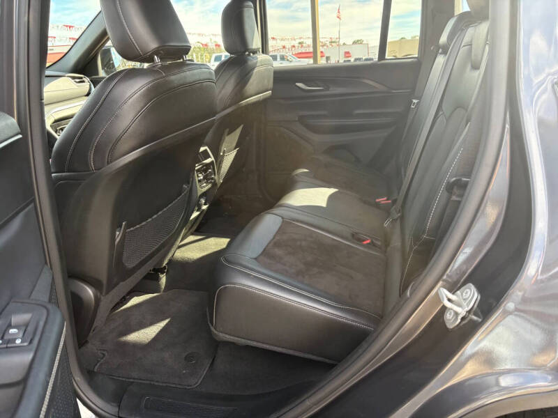 2023 Jeep Grand Cherokee Laredo