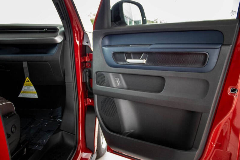 2025 Volkswagen ID. Buzz Pro S Plus