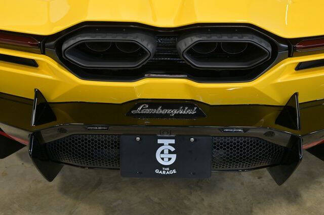2024 Lamborghini Revuelto
