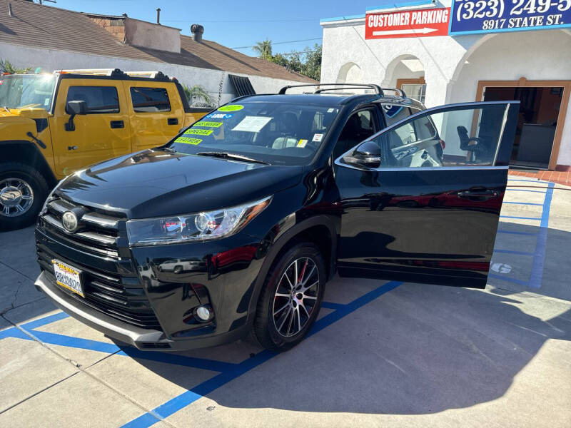 2017 Toyota Highlander SE photo 25