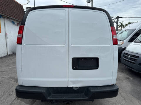 2020 GMC Savana 2500