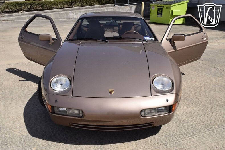 1988 Porsche 928 S4