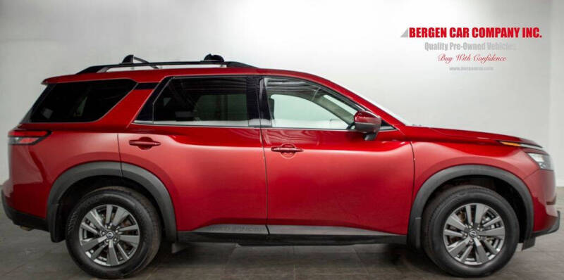 2023 Nissan Pathfinder SV