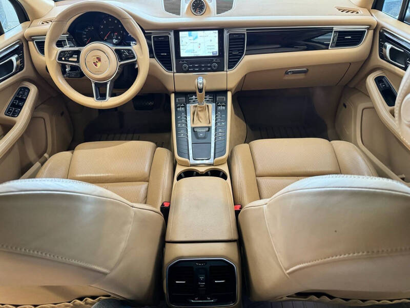 2017 Porsche Macan