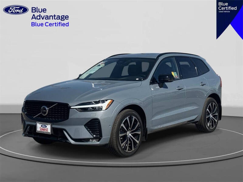 2024 Volvo XC60 B5 Plus Dark Theme
