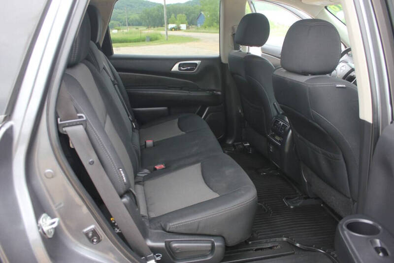 2018 Nissan Pathfinder S