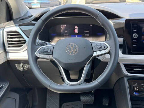 2025 Volkswagen Taos SE 4Motion