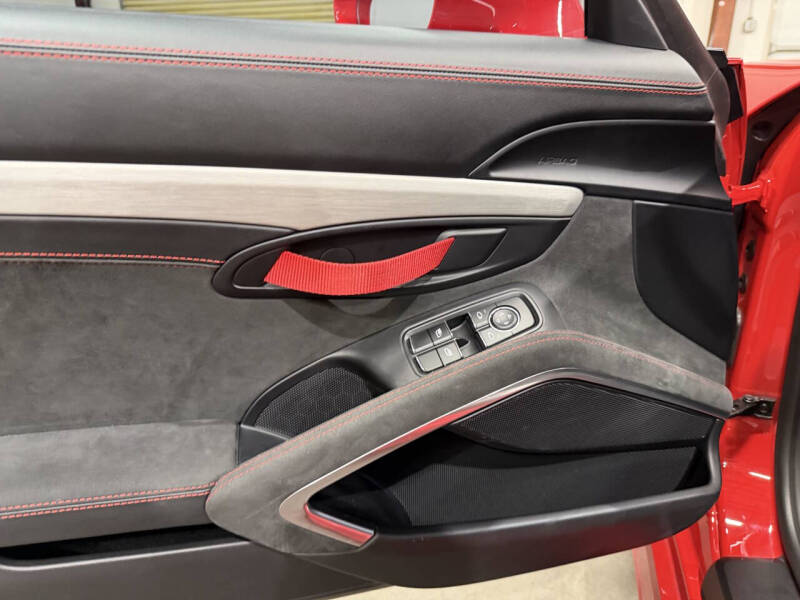 2016 Porsche Cayman GT4