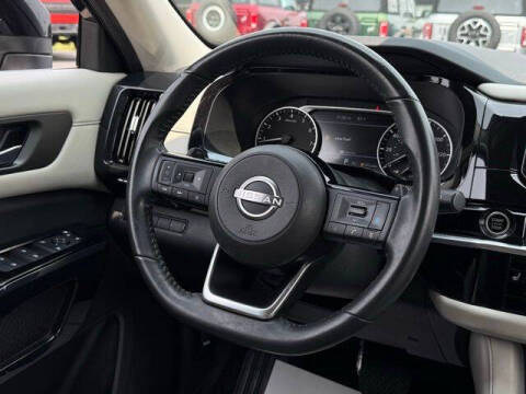 2022 Nissan Pathfinder SV