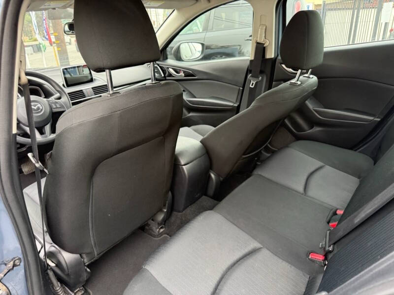 2015 Mazda MAZDA3 i Sport