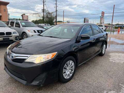 2012 Toyota Camry Hybrid for sale at HOUSTON SKY AUTO SALES in Houston TX