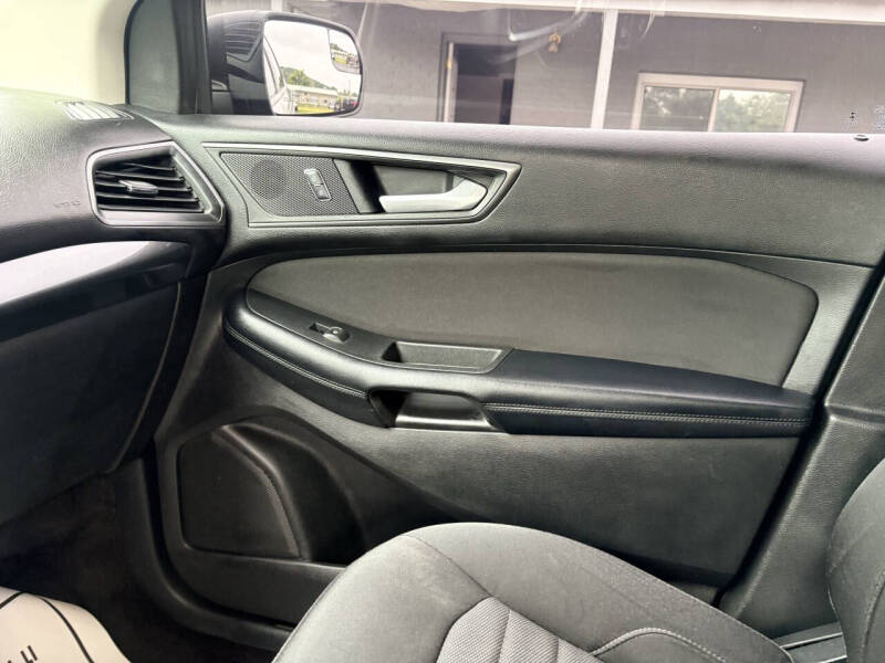 2015 Ford Edge SE