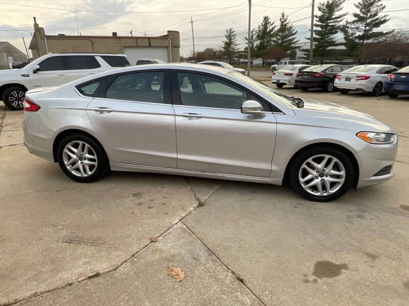 2016 Ford Fusion SE