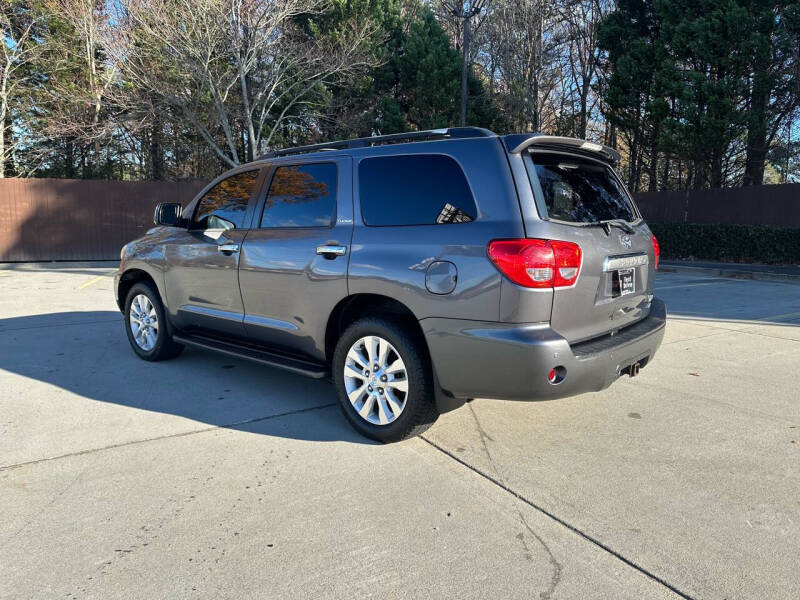 2014 Toyota Sequoia Platinum photo 25