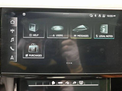 2022 Audi e-tron quattro Premium Plus