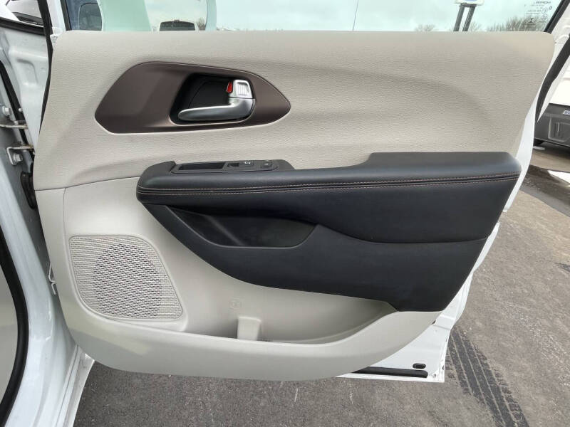 2019 Chrysler Pacifica Touring L
