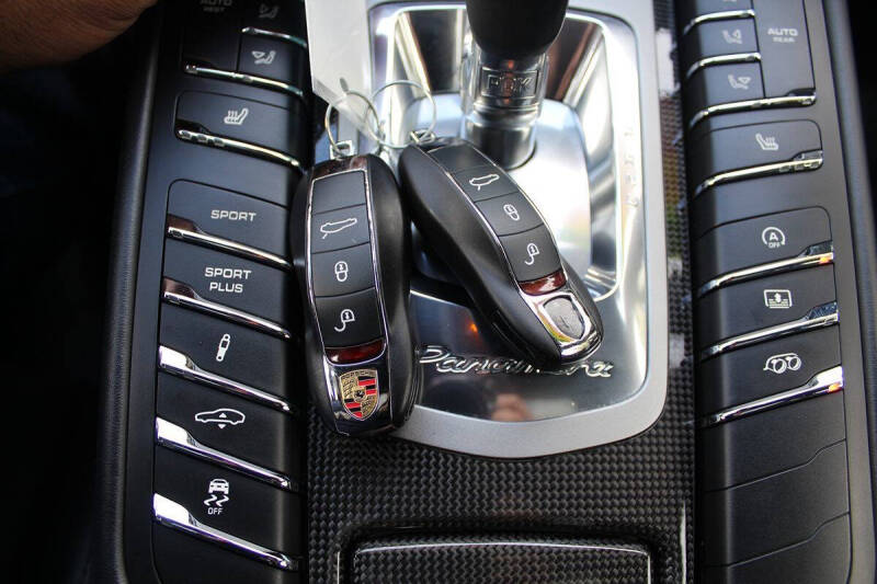 2015 Porsche Panamera GTS