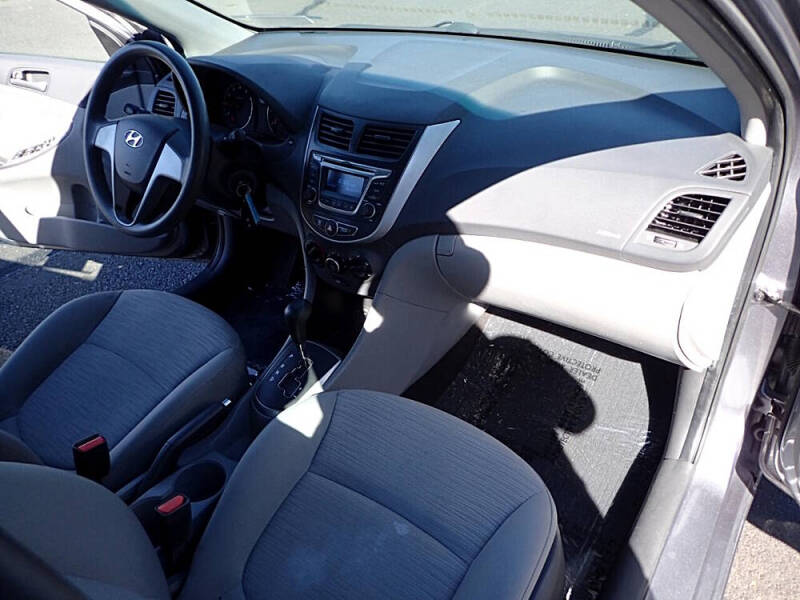 2016 Hyundai Accent SE