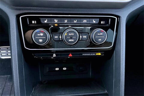 2022 Volkswagen Atlas Cross Sport V6 SEL R-Line 4Motion