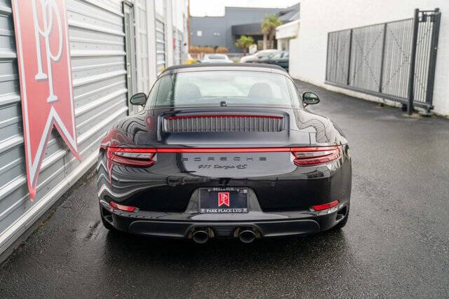 2018 Porsche 911 38