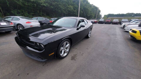 2013 Dodge Challenger for sale at GEORGIA AUTO DEALER LLC in Buford GA