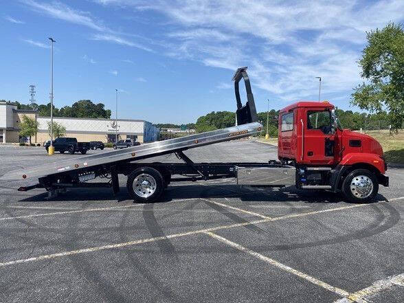 2024 Mack MD6