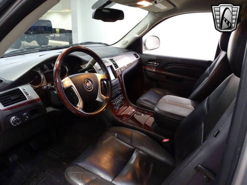 2011 Cadillac Escalade ESV Premium