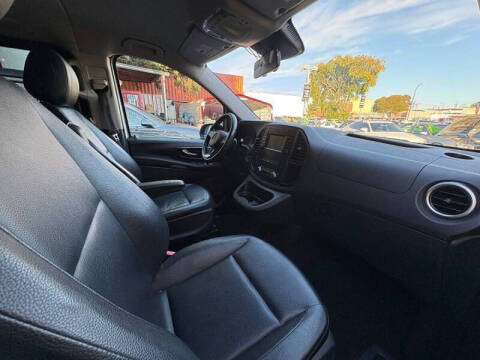 2016 Mercedes-Benz Metris Passenger