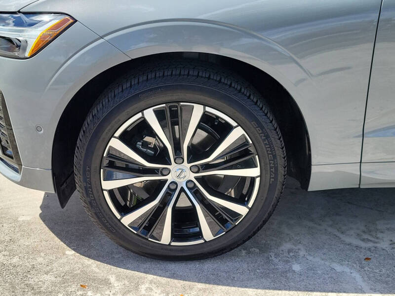 2024 Volvo XC60 B5 Plus Dark Theme