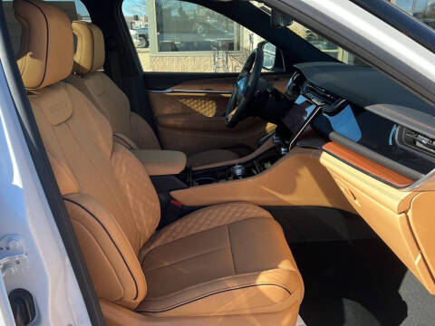 2025 Jeep Grand Cherokee Summit Reserve