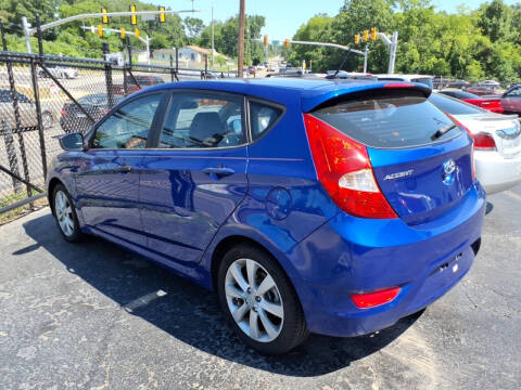 2012 Hyundai Accent SE