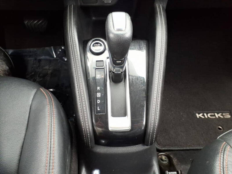 2019 Nissan Kicks SR