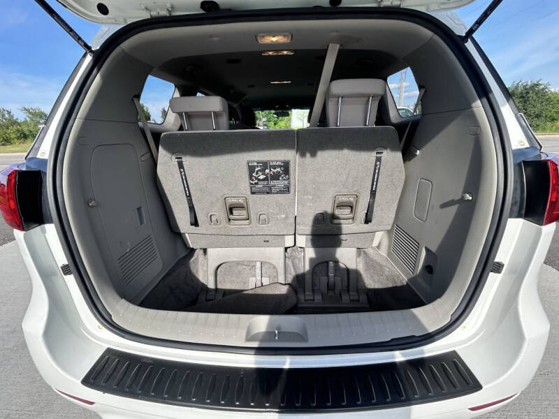 2016 Kia Sedona L