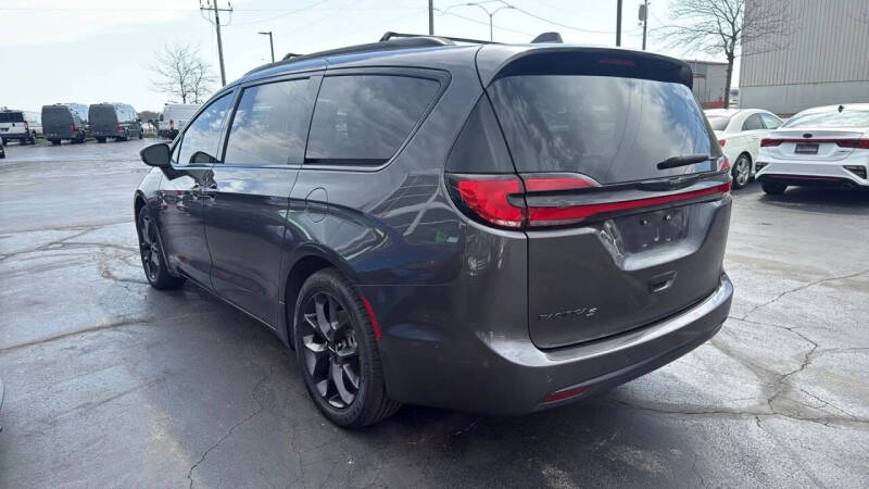 2022 Chrysler Pacifica Touring L