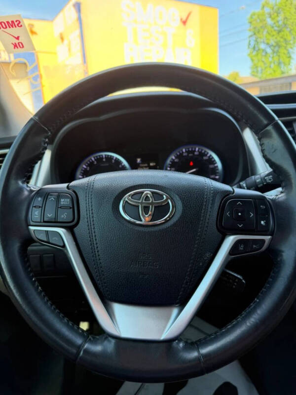 2018 Toyota Highlander SE
