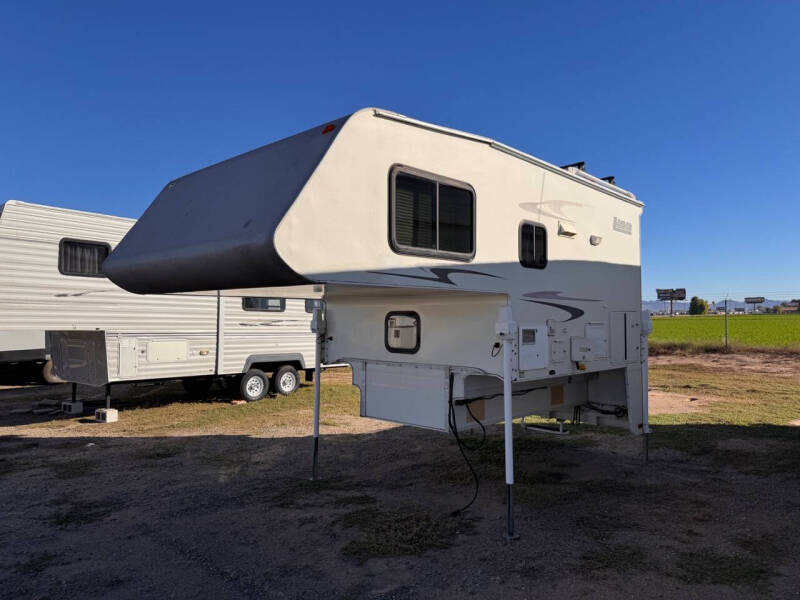2006 Lance Camper 851