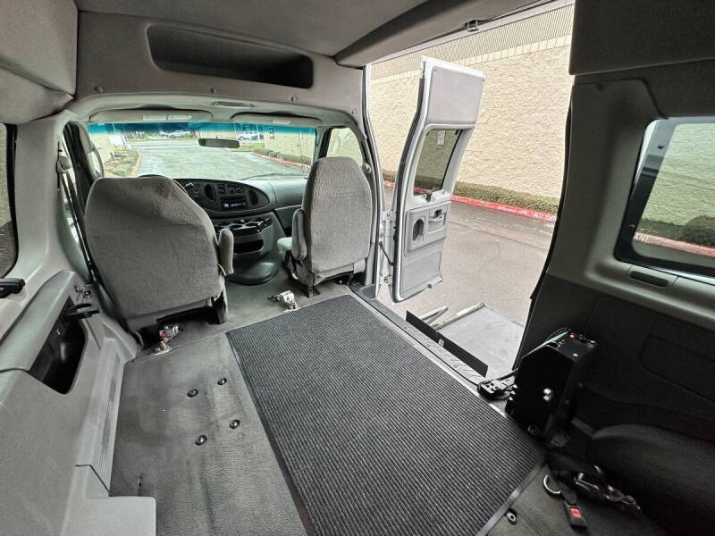 2008 Ford E-Series E-150 XLT