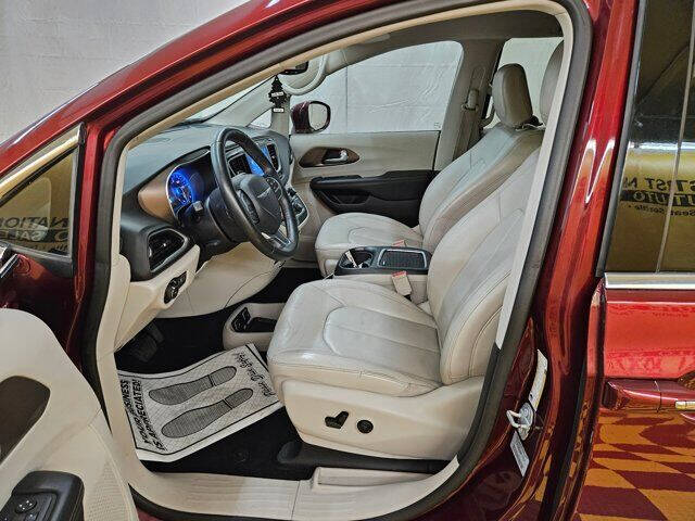 2017 Chrysler Pacifica Touring-L Plus