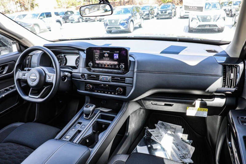 2025 Nissan Pathfinder S