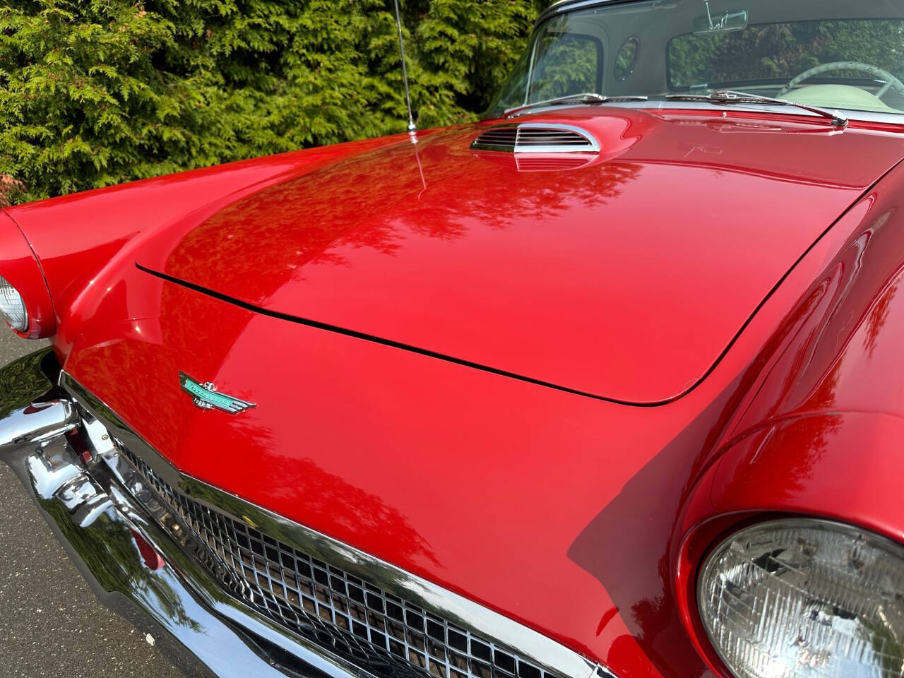 1957 Ford Thunderbird 18