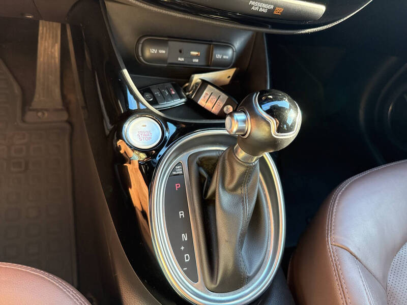 2017 Kia Soul +