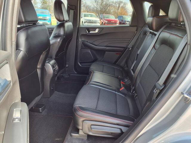 2023 Ford Escape ST-Line Elite