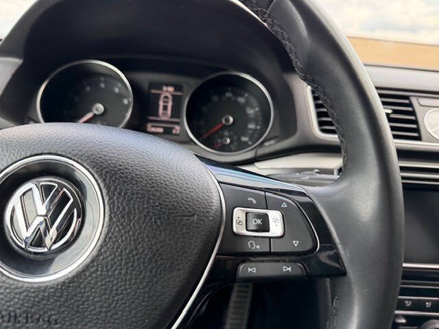 2017 Volkswagen Passat 1.8T R-Line